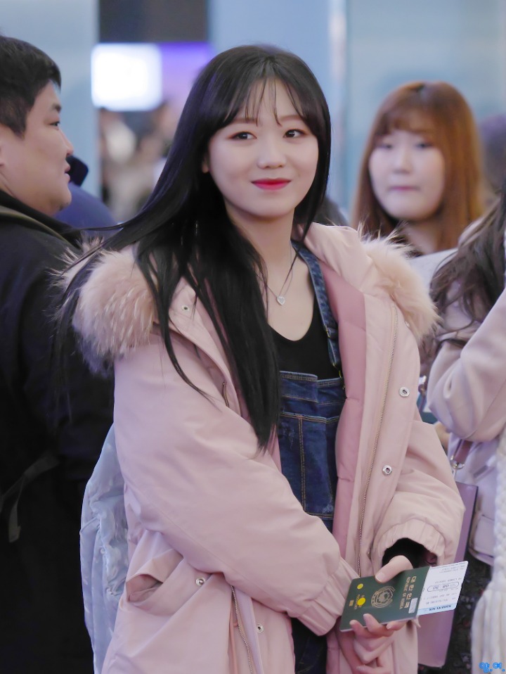 [러블리즈] 퇴근길 버스가 생각보다 널널해서 수정이 | 인스티즈