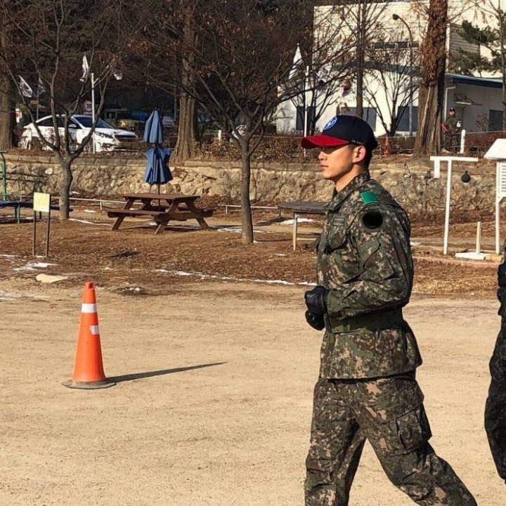 떳떳하게 군생활하는 연예인 | 인스티즈