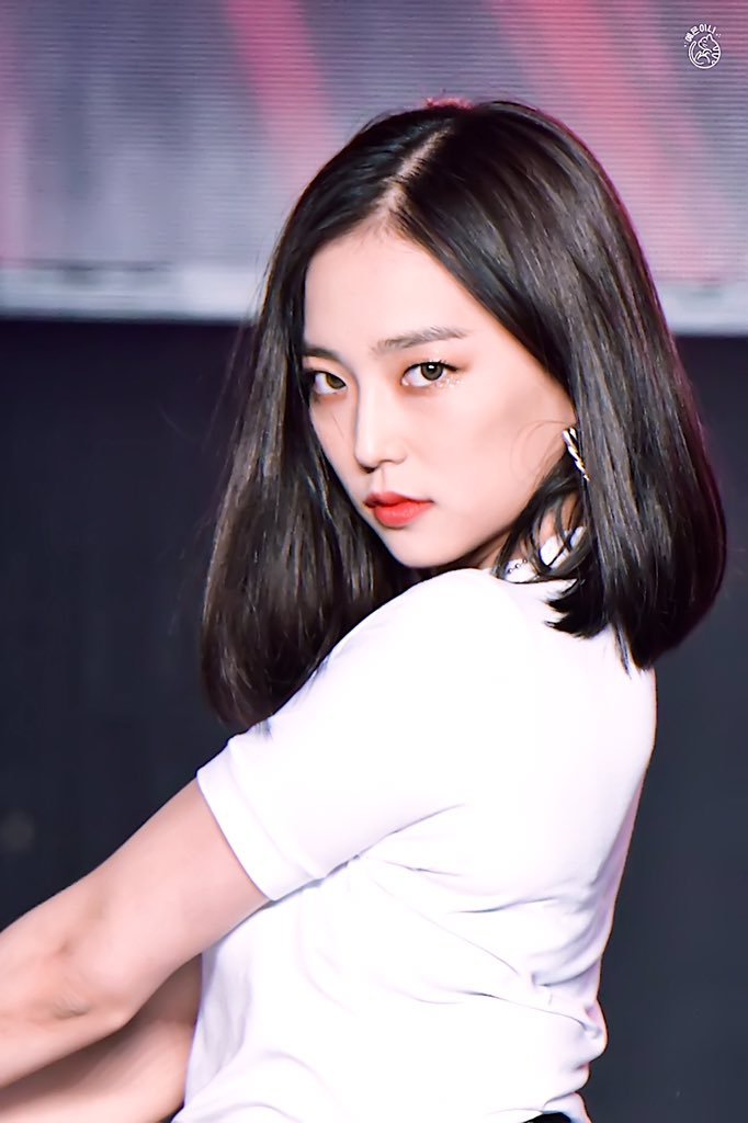 CLC 예은의 무대 안팎의 차이.jpg | 인스티즈