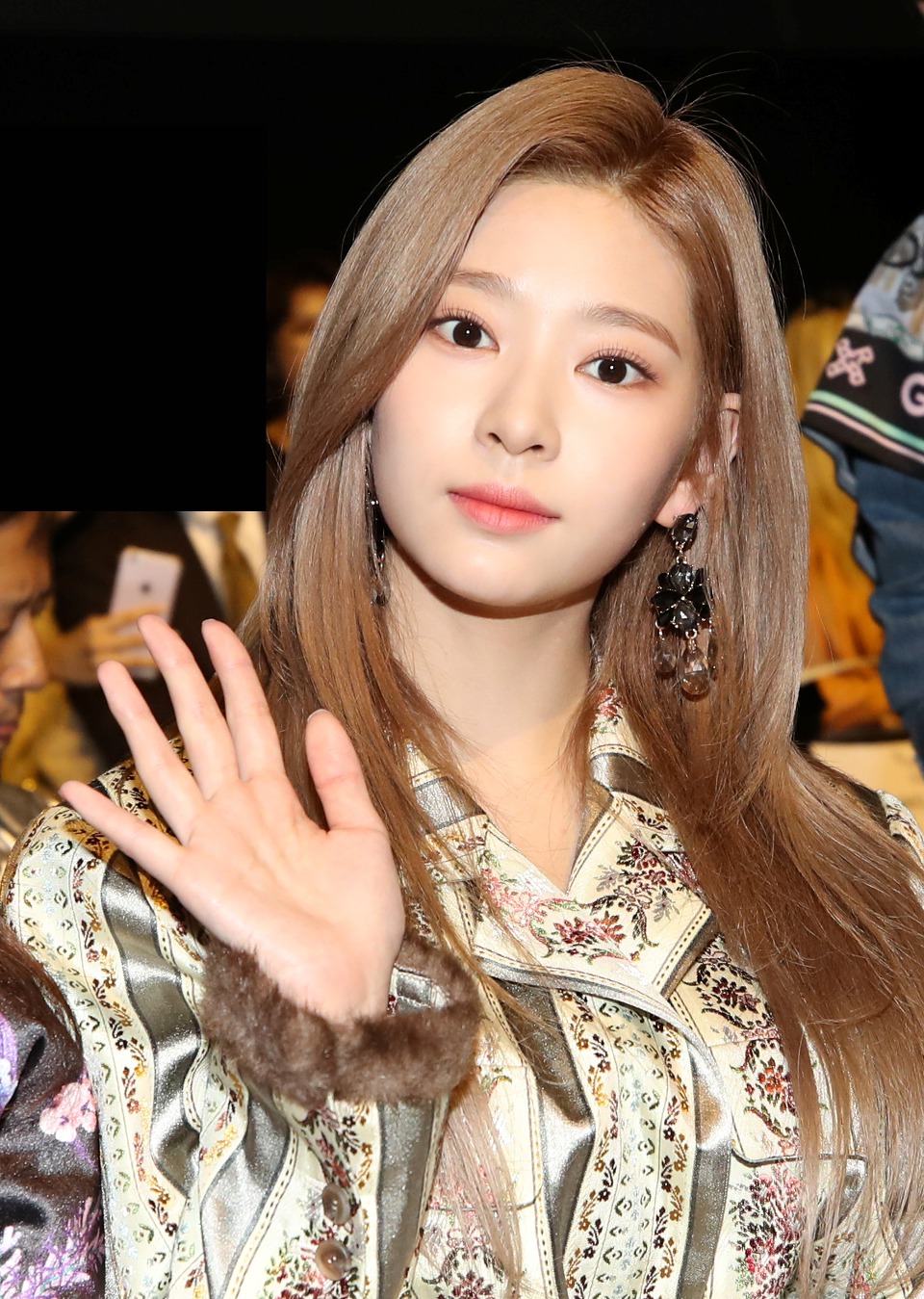 서울패션위크 빅팍 컬렉션 아이즈원 | 인스티즈