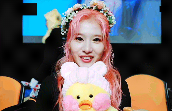 눈에서 꿀떨어지는 사나.gif | 인스티즈