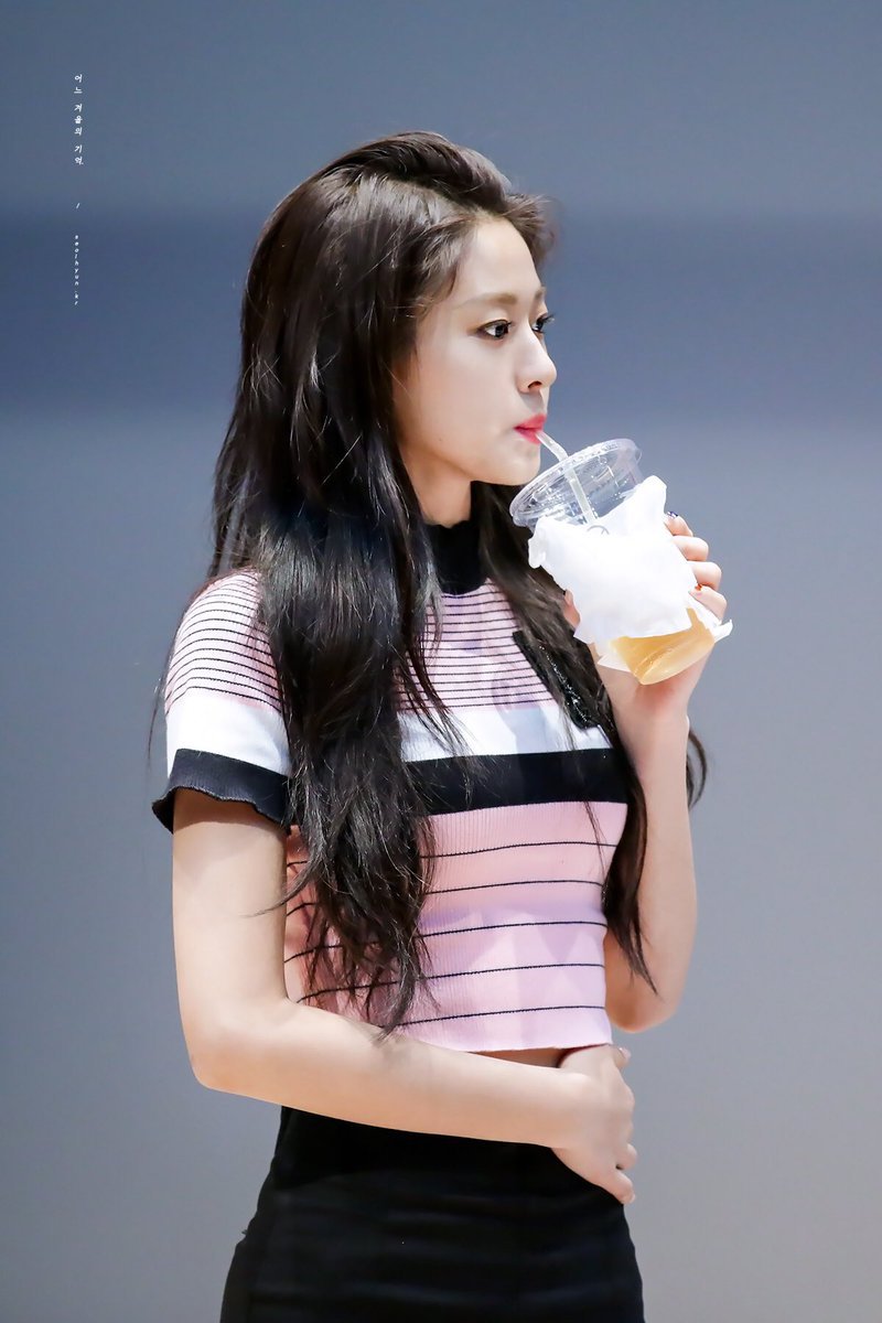 18시즌 설현이 미모.jpgif (100장) | 인스티즈