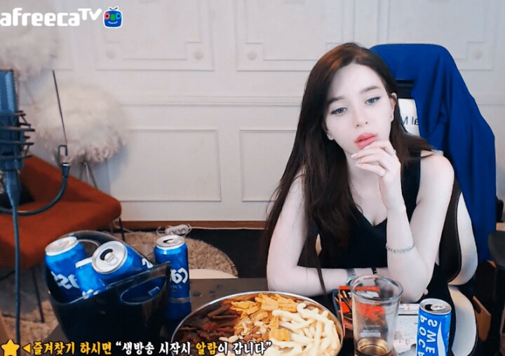 아프리카 게스트로 출연한 이스라엘 여군 출신 BJ | 인스티즈