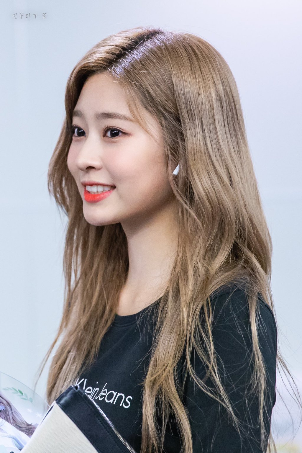 좀이쁜거같은 아이즈원 민주.jpg | 인스티즈