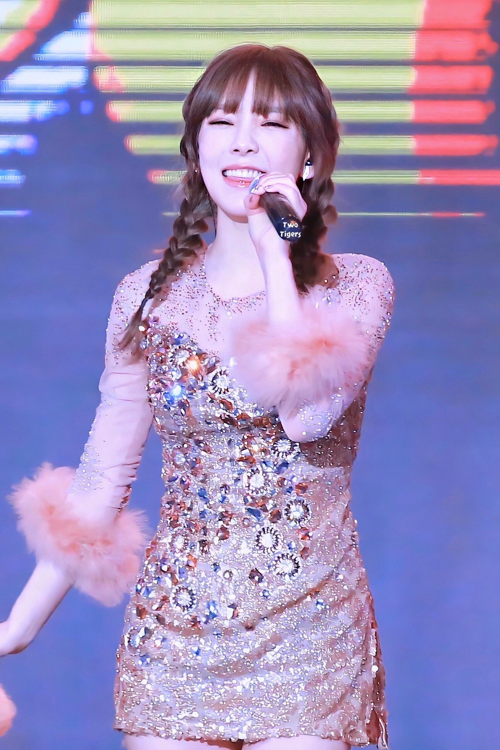 99E4213C5E8768090BFBEC