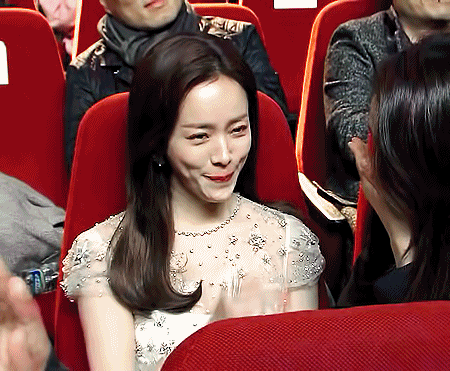 [데이터주의] 청룡영화제 여우주연상 한지민.gif | 인스티즈
