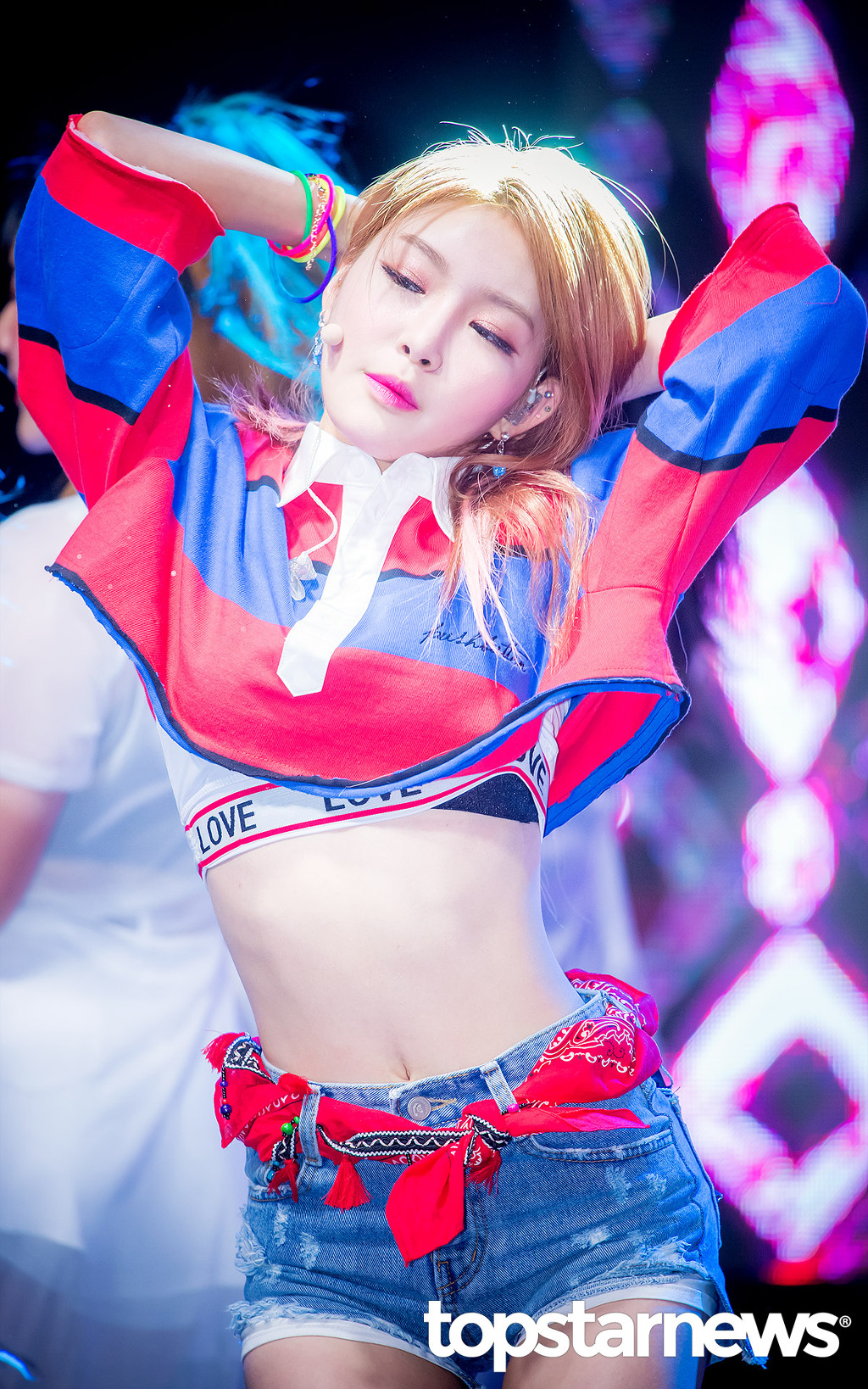 김청하 허리라인 | 인스티즈