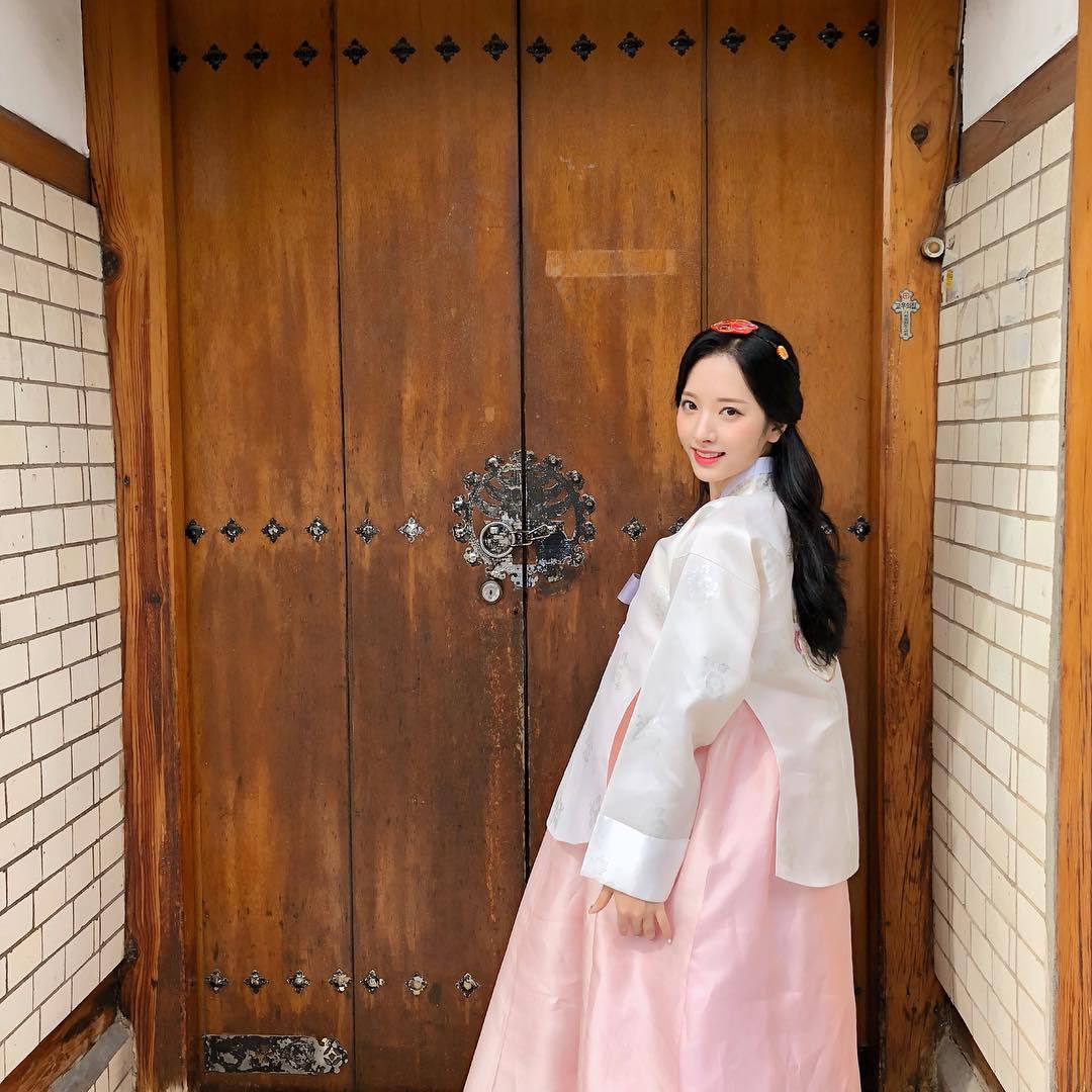 오늘자 우주소녀 보나 인스타그램(한복뽀).jpg | 인스티즈
